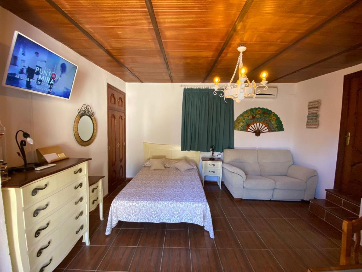 Estudio Coqueto Con Cocina, Bano Y Piscina De Temporada Compartida, A 8Km De Cordoba, En Plena Sierra,By Trassierrarooms Exteriör bild